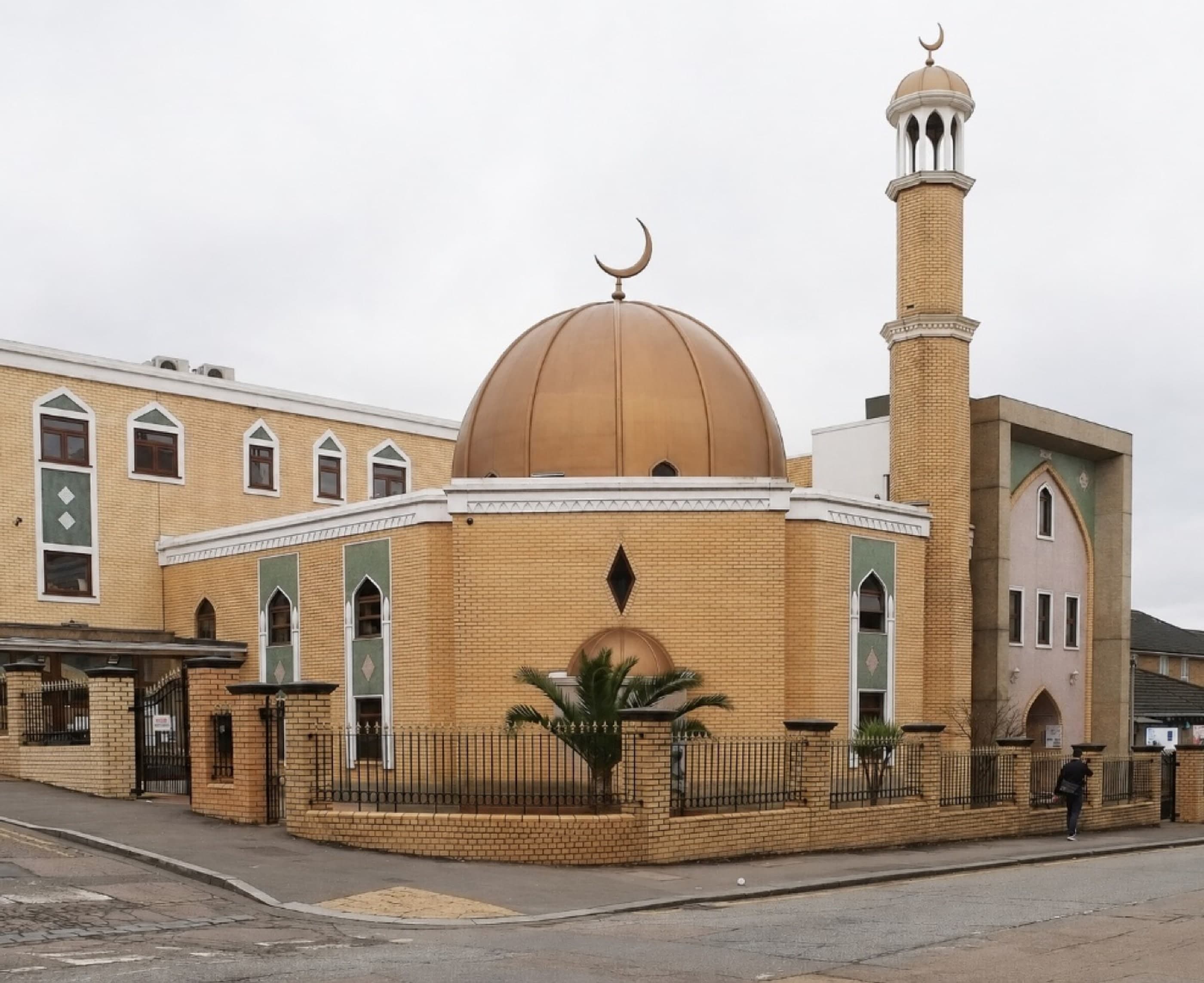 A mosque at the heart of a UK community